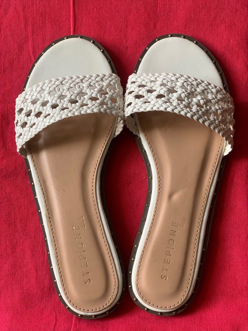 Bottega Veneta Dupe White Sandals, Women's Fashion, Footwear, Flats u0026  Sandals on Carousell