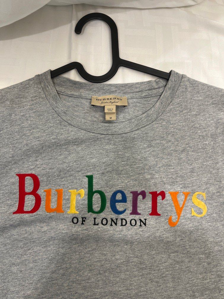 Burberry rainbow 2025 logo tee
