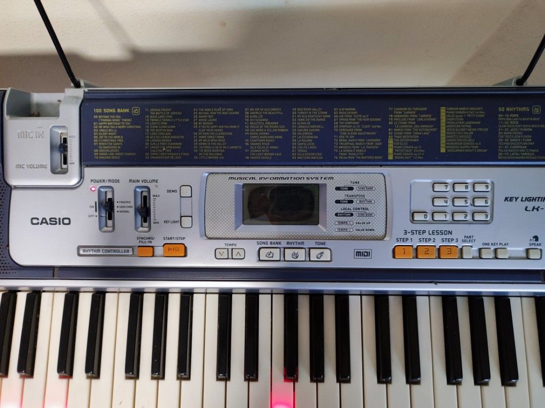 CASIO Keyboard (61 keys) LK110, Hobbies & Toys, Music & Media, Musical