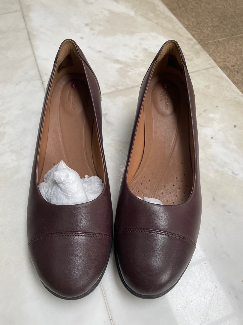 Clark shoes, Women&rsquo;s Fashion, Footwear, Heels on Carousell