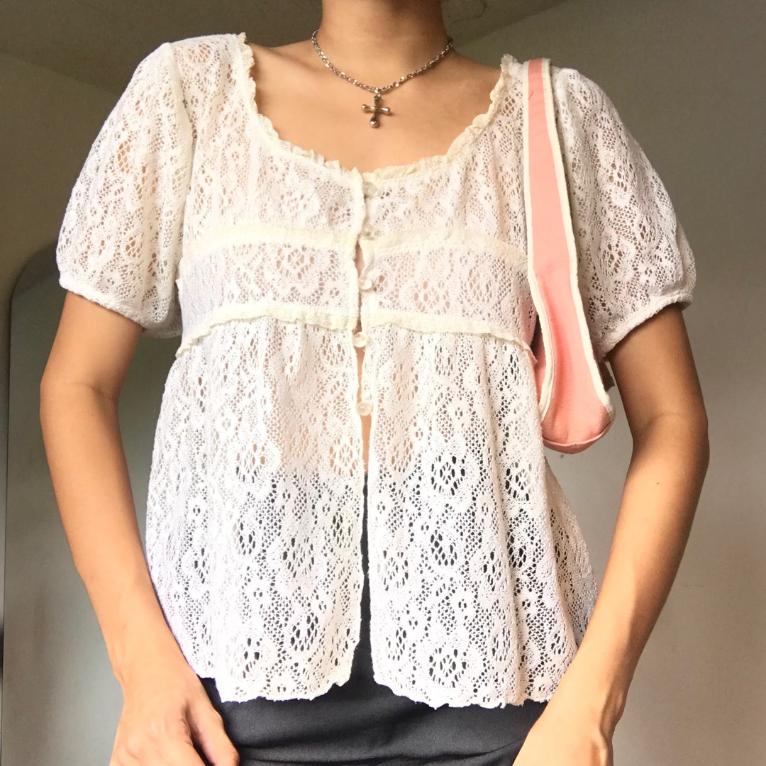 Dollette Puff Sleeve Lace Crop Top
