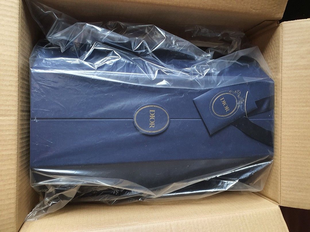 SG set Dior Advent Calendar 2022, Beauty & Personal Care, Fragrance