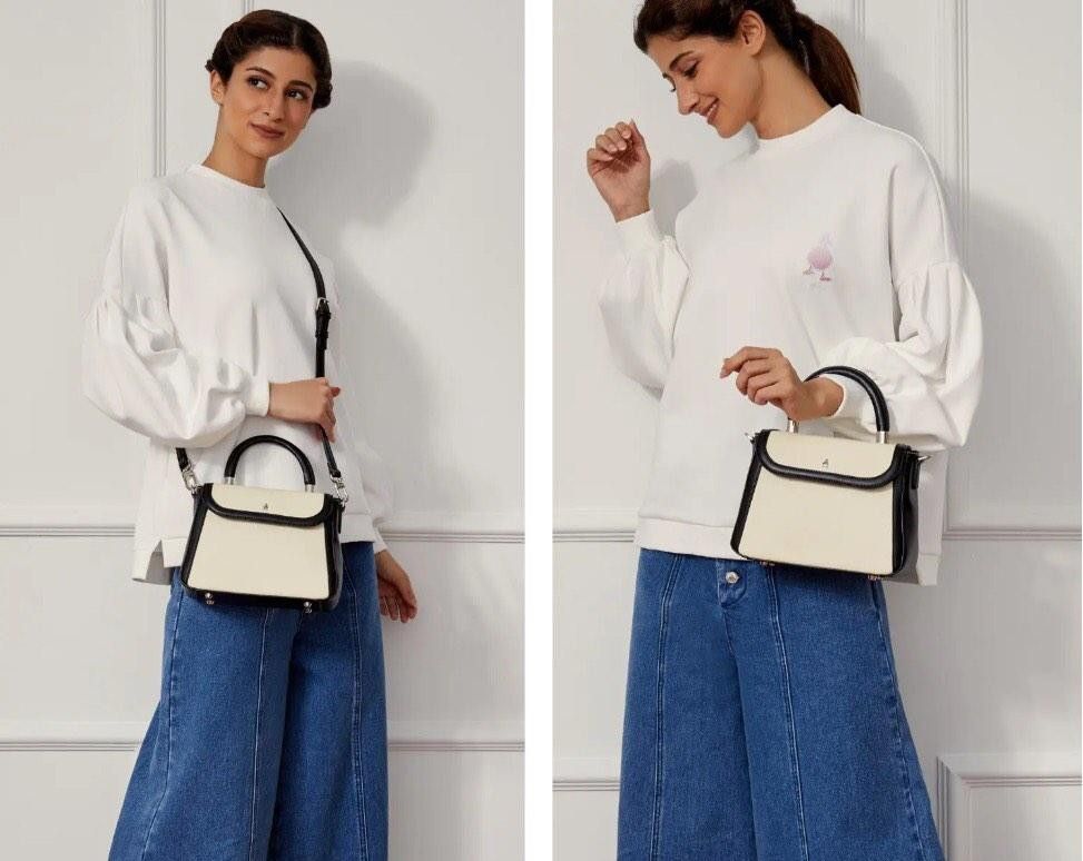 Duck Diyana Canvas Micro Bag, Women's Fashion, Bags & Wallets, Cross