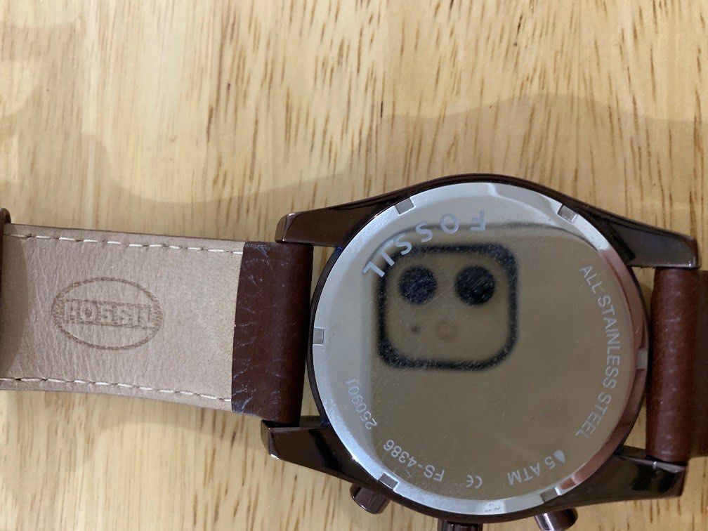 Fossil FS-4386 men’s watch (Category: Men's Watches) located in Manila. Submitted by xjoannax (Listing ID 1199466703, Image 3). Description: Body case still in mint condition comes with case.