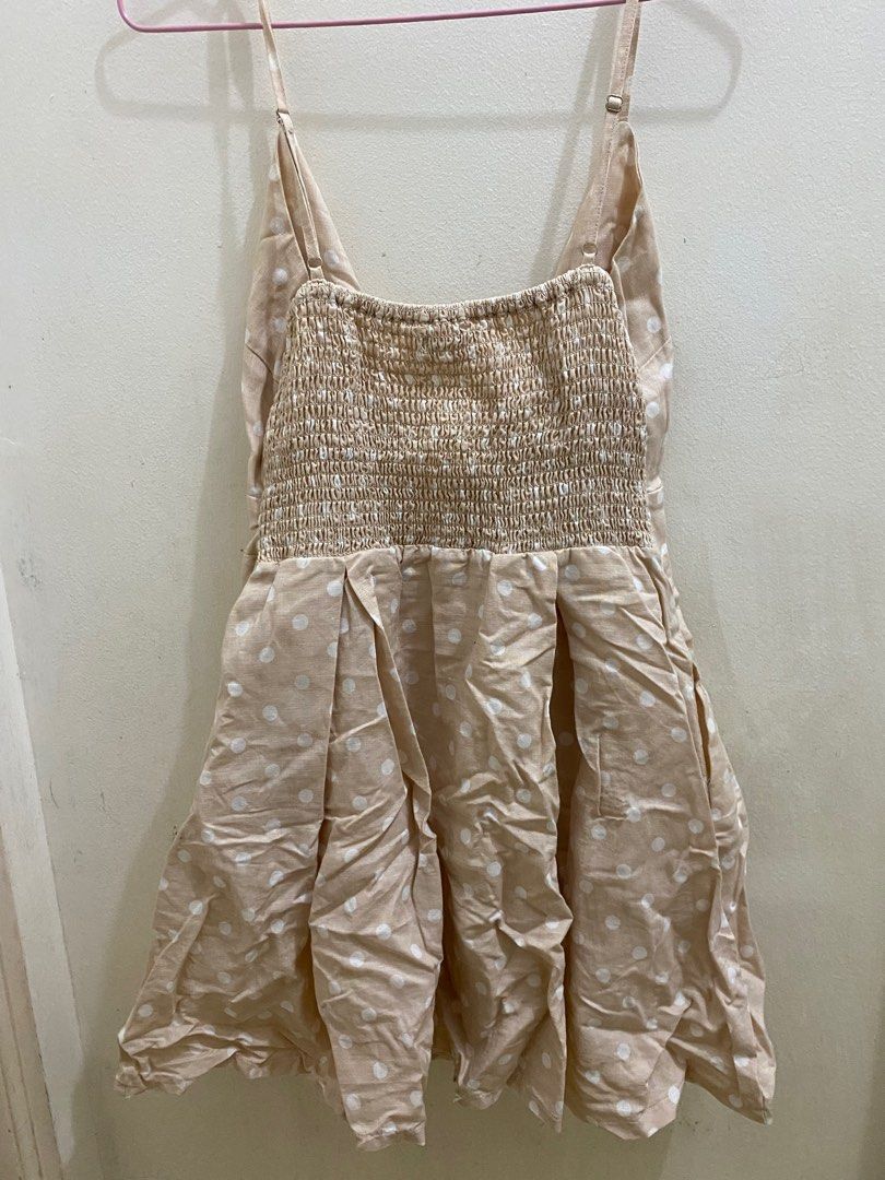 Front tie Dress (Category: Dresses) located in Muntinlupa City. Submitted by leyarg (Listing ID 1199518918, Image 2). Description: Bought here on carousell. Seller told me that it was altered to fit XS-S.