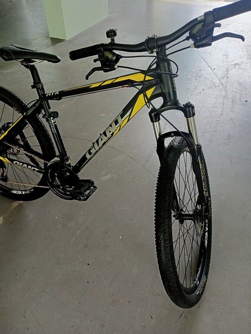 Giant ATX 27.5, Sports Equipment, Bicycles & Parts, Bicycles on Carousell