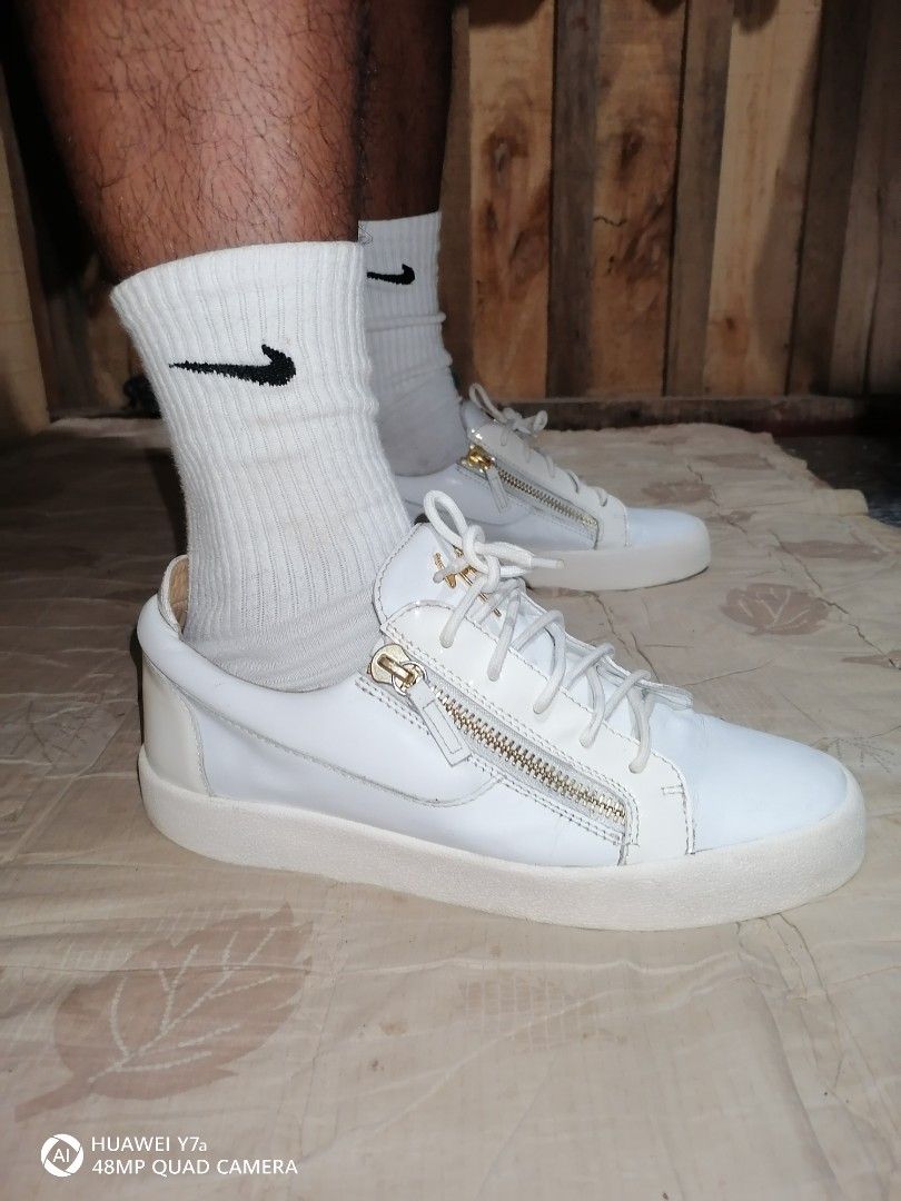 Giuseppe outlet all white