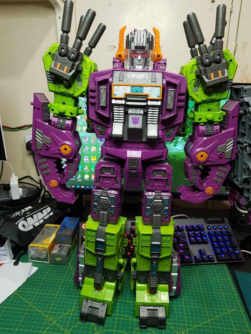 Hasbro Transformers Earthrise War For Cybertron Scorponok Titan Class