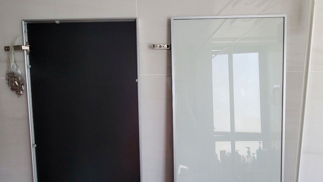 IKEA Billy glass doors, 傢俬＆家居, 傢俬, 櫃子、組合櫃及置物架 Carousell