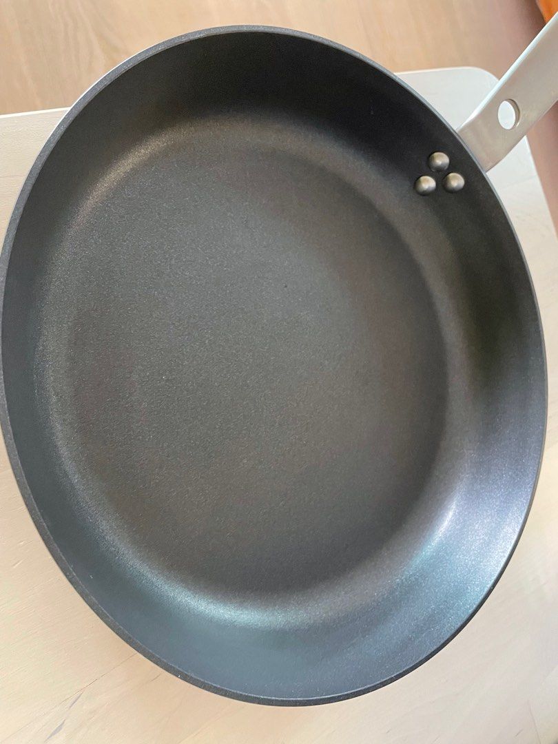 IKEA pan almost new, 傢俬＆家居, 廚具和餐具, 炊具及配件 Carousell