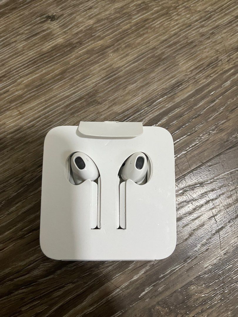 Iphone 13 original Earpiece, Audio, Headphones & Headsets on Carousell