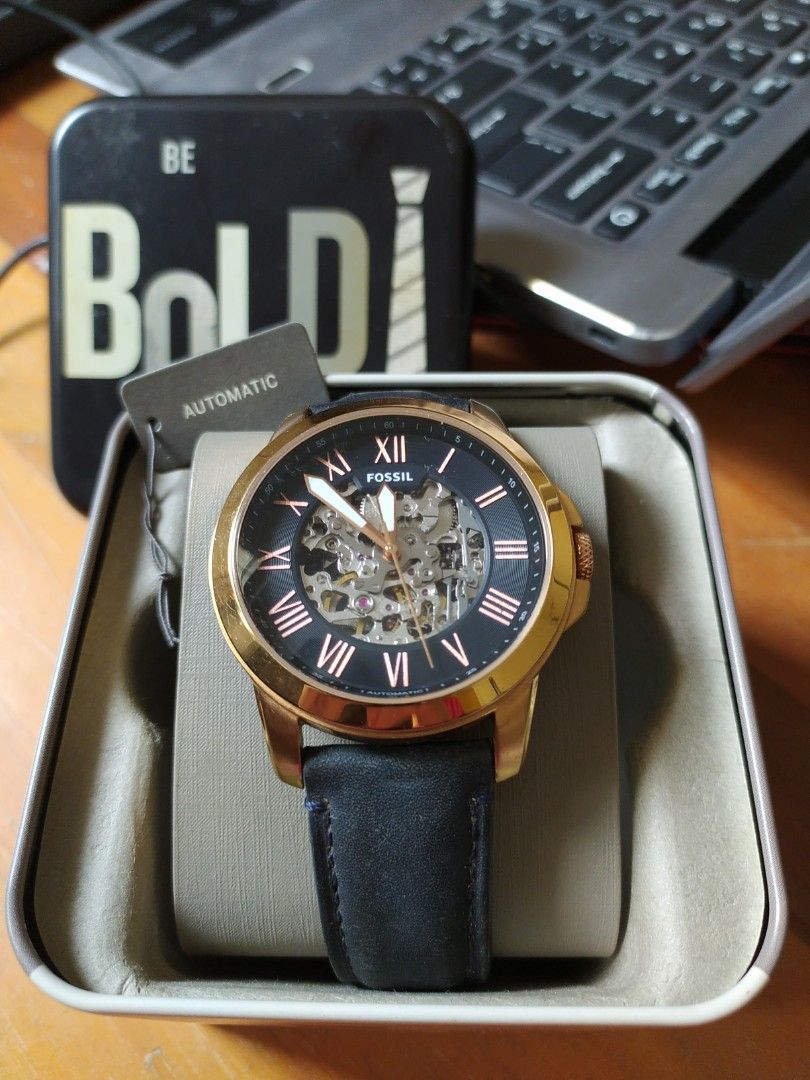 Jam couple deals fossil original