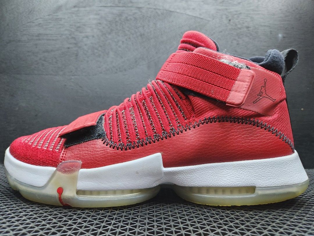 JORDAN SUPREME ELEVATION RED WHITE