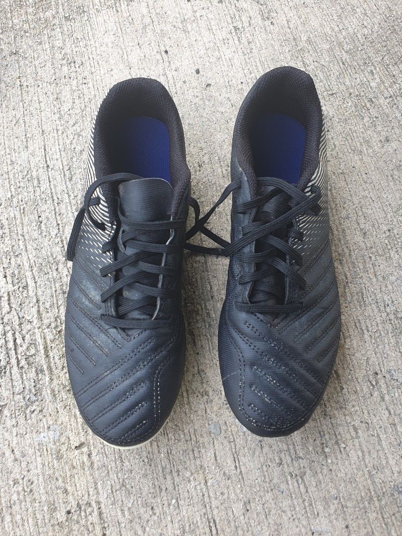 KIPSTA Football Boot, Men's Fashion, Footwear, Boots on Carousell