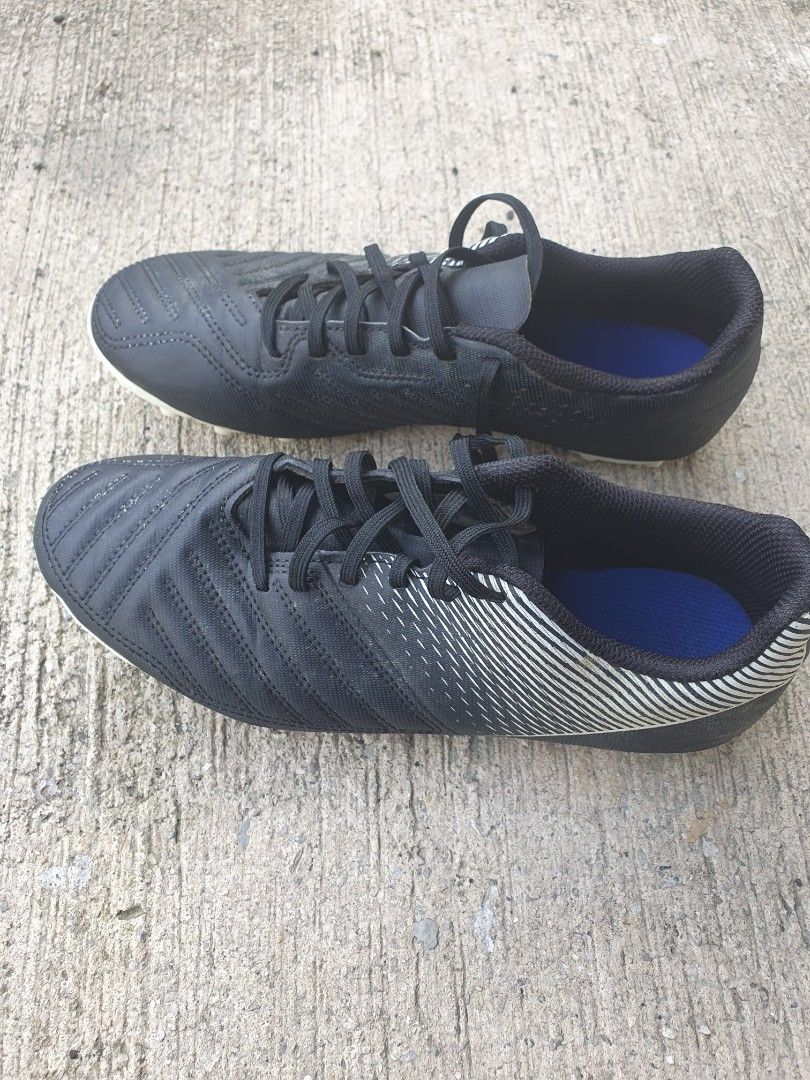 KIPSTA Football Boot, Men's Fashion, Footwear, Boots on Carousell