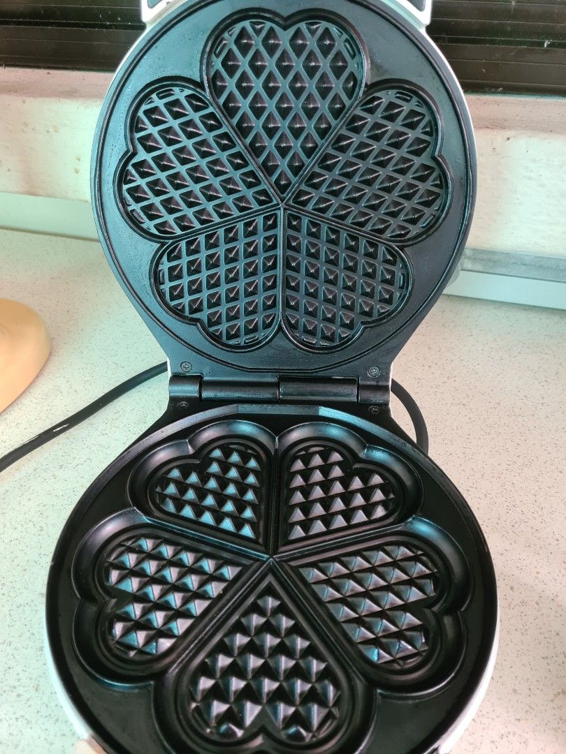 KRUPS heart shaped waffle maker, TV & Home Appliances, Kitchen