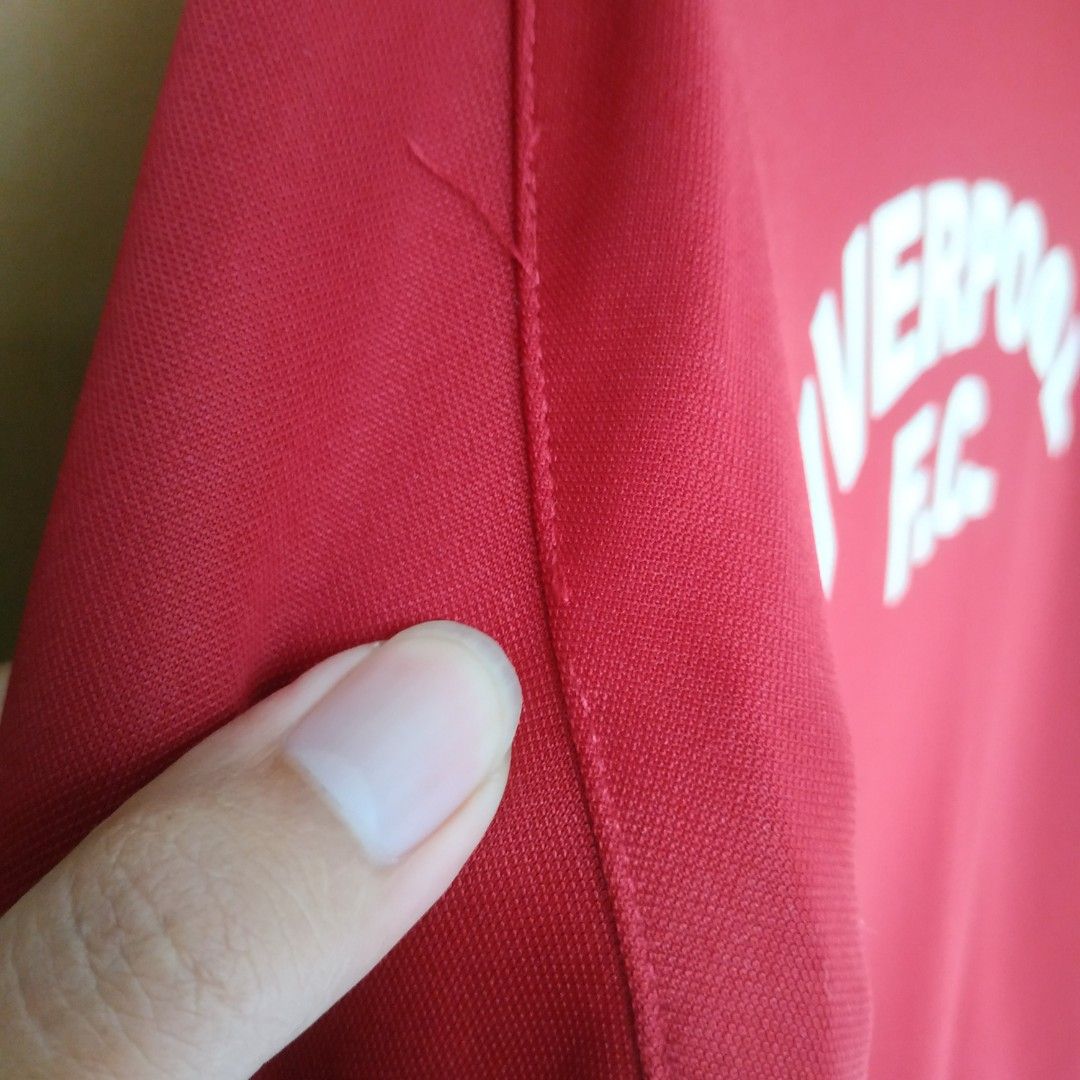 Liverpool FC Adult Retro Shankly Track Jacket LFC, Fesyen Pria, Pakaian , Baju Luaran di Carousell
