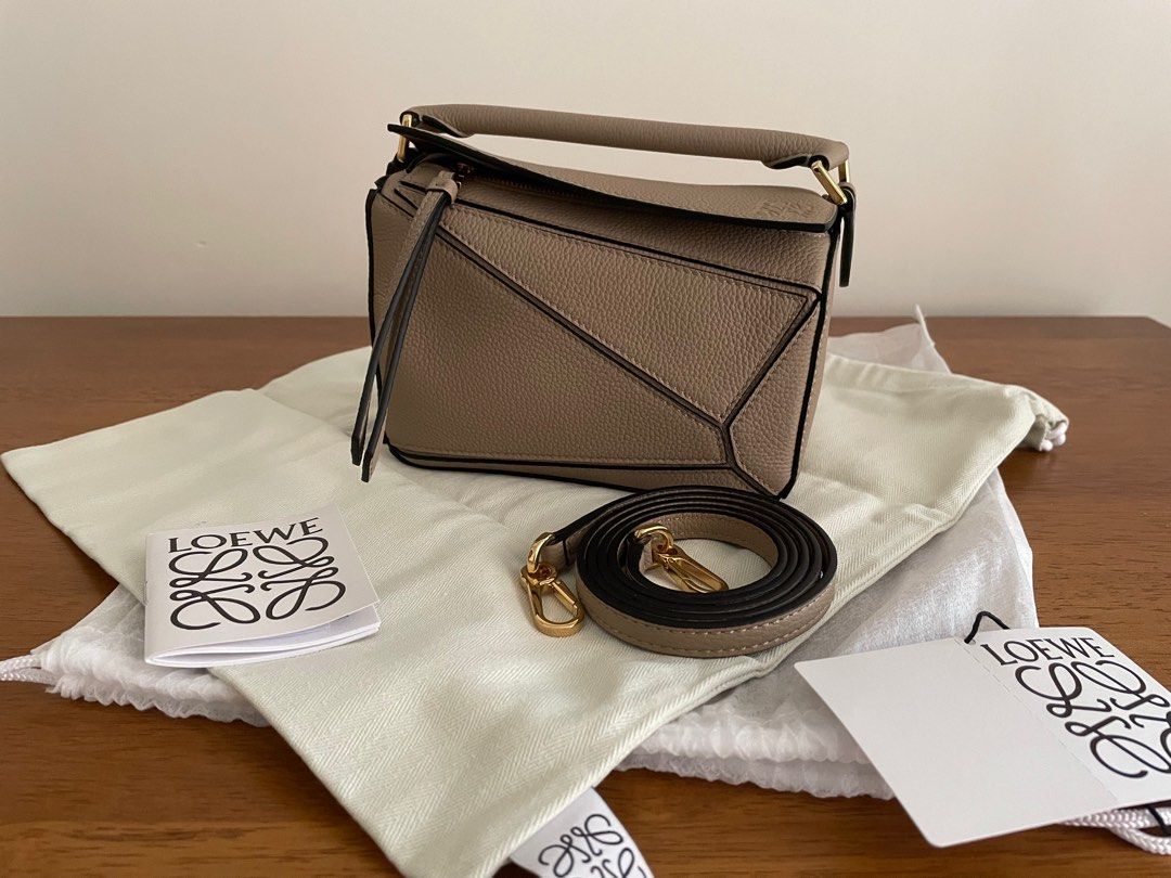 Loewe mini shop puzzle sand