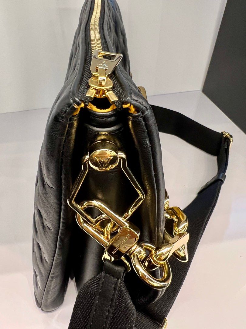 Louis Vuitton LV coussin MM new Black Leather ref.523233 - Joli Closet