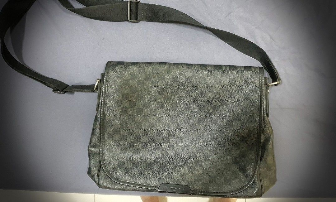 Sac homme LOUIS VUITTON Trio Messenger Damier graphite