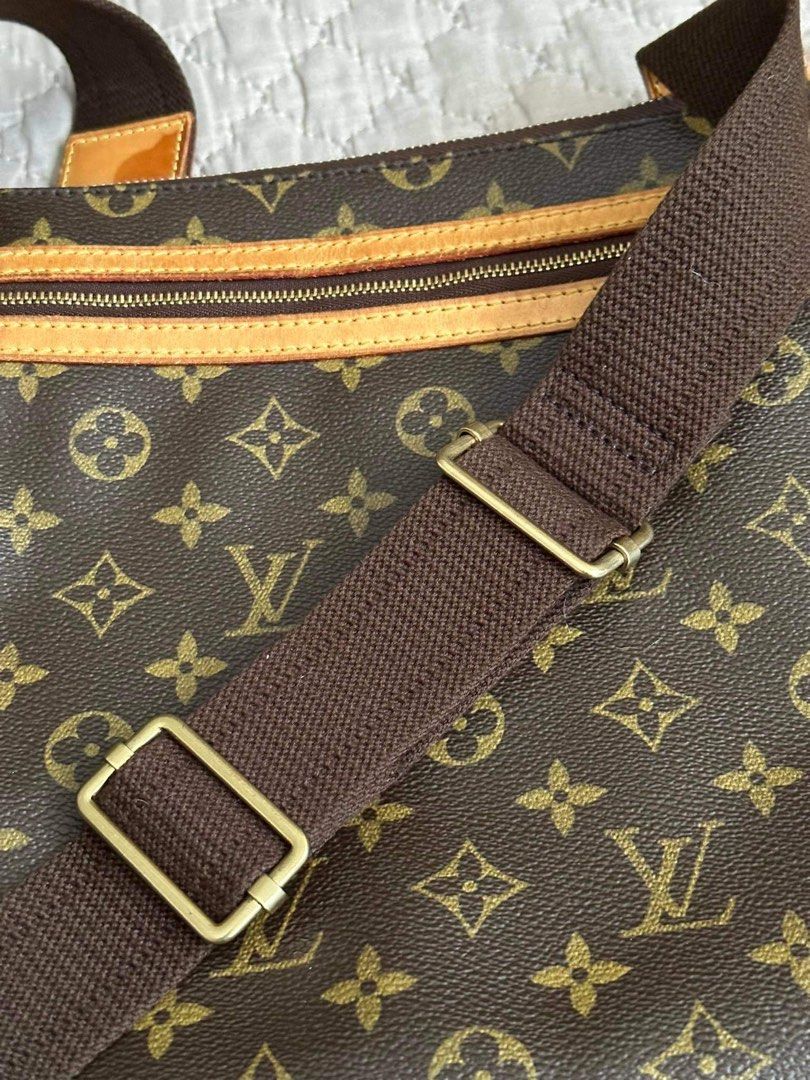 Louis Vuitton Bosphore – Closet Connection Resale