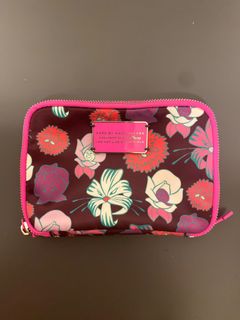 (Category: ) located in . Submitted by sellingpreloved_carousel (Listing ID 1199464562, Image 1). Description: .