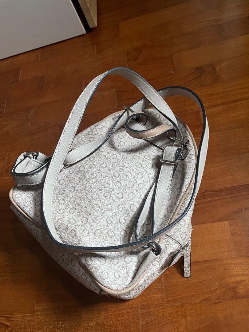 Mini Backpack (Category: Shoulder Bags) located in Singapore. Submitted by amenini (Listing ID 1199430318, Image 3). Description: .