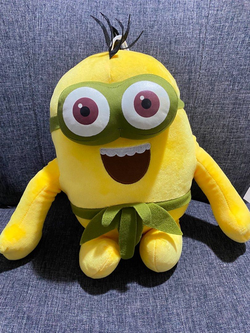 Minion plush, Hobbies & Toys, Toys & Games on Carousell