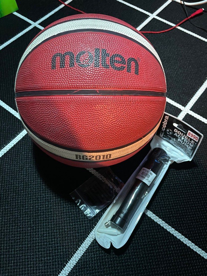 molten BG2010 basketball + needle pump, Sports Equipment, Sports
