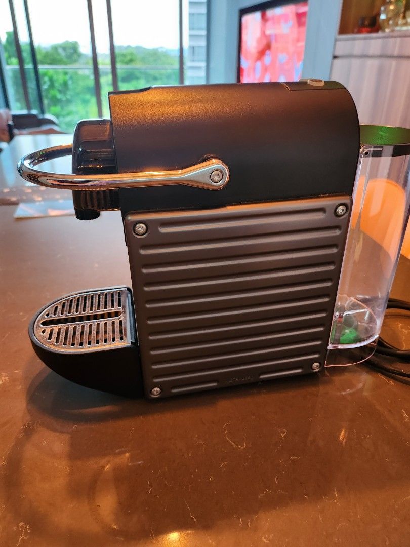 Macchina Caffè Krups Nespresso Pixie Titanio + Aeroccino - 19 Bar, Serbatoio 0.7L