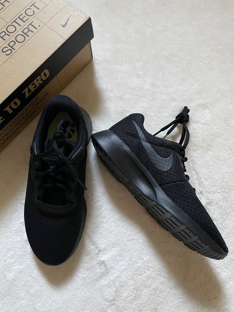 tanjun running shoes nike