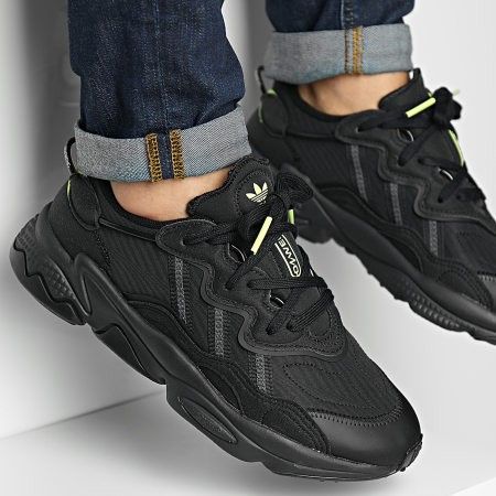 Adidas ozweego sales madrid