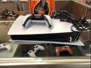PlayStation 5 disc and digital