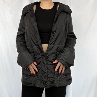 Puffy black lining parachute