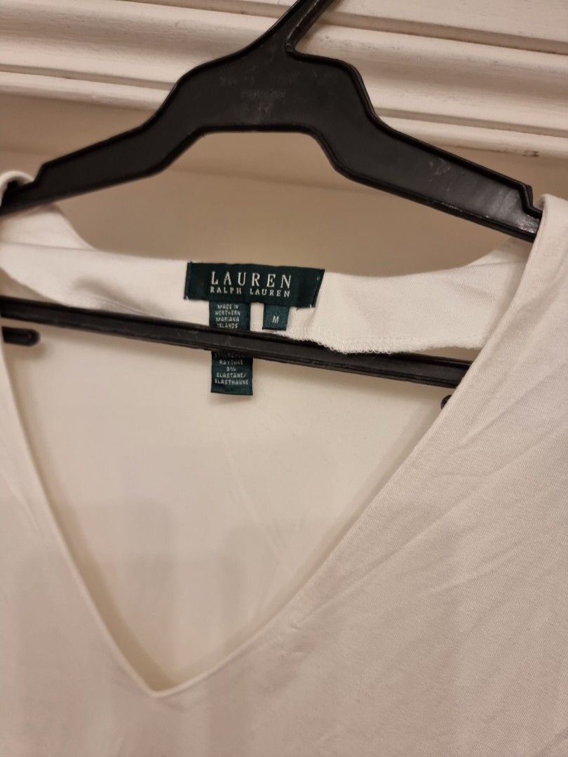 🐎Ralph Lauren Bundle❤️‍🔥 (Category: Longsleeves) located in Caloocan City. Submitted by bbkk08 (Listing ID 1199584811, Image 2). Description: Authentic Ralph Lauren Blouse and Long Sleeves Blouse White and Navy Blue - tagged as XL but can fit M to L frame Long Sleeves White and Navy Blue - tagged as M but can fit up to L frame * cannot be sold separately.