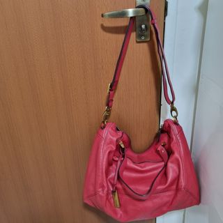(Category: ) located in . Submitted by lovemybagg (Listing ID 1199457138, Image 1). Description: .