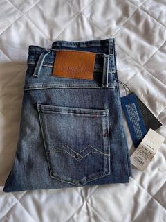 (Category: ) located in . Submitted by 1hatefakes (Listing ID 1199548779, Image 1). Description: .