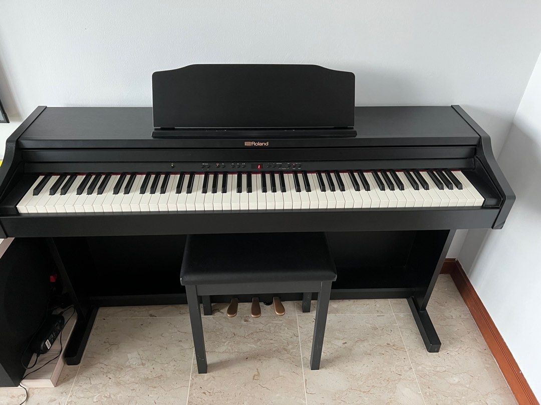Roland Digital Piano RP302 Hobbies Toys Music Media Musical