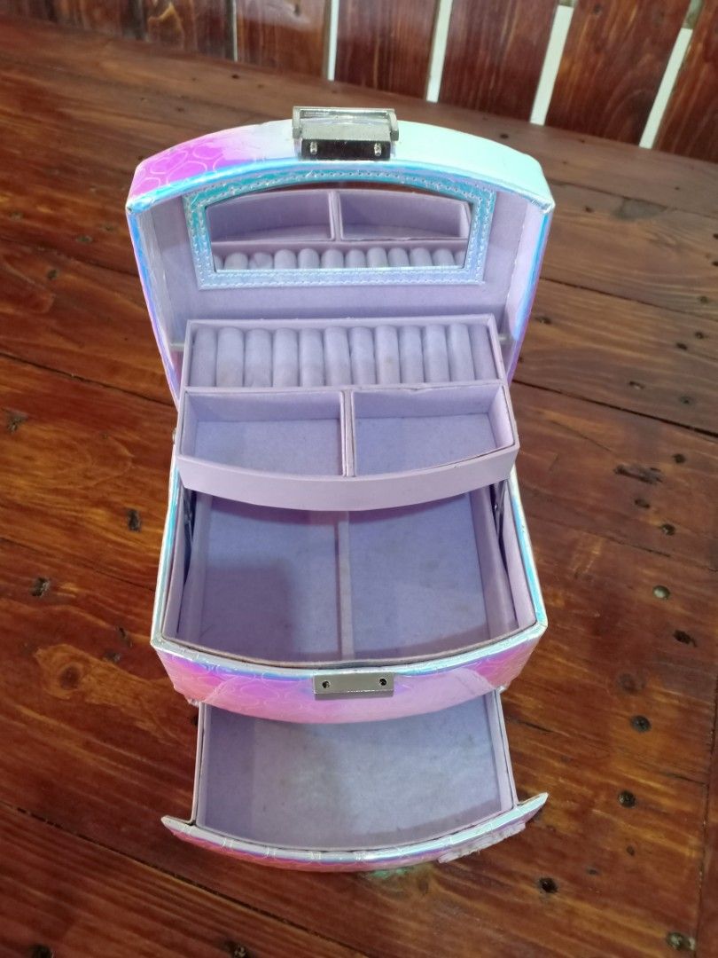 Smiggle jewellery box, Barang Yang Dicari di Carousell