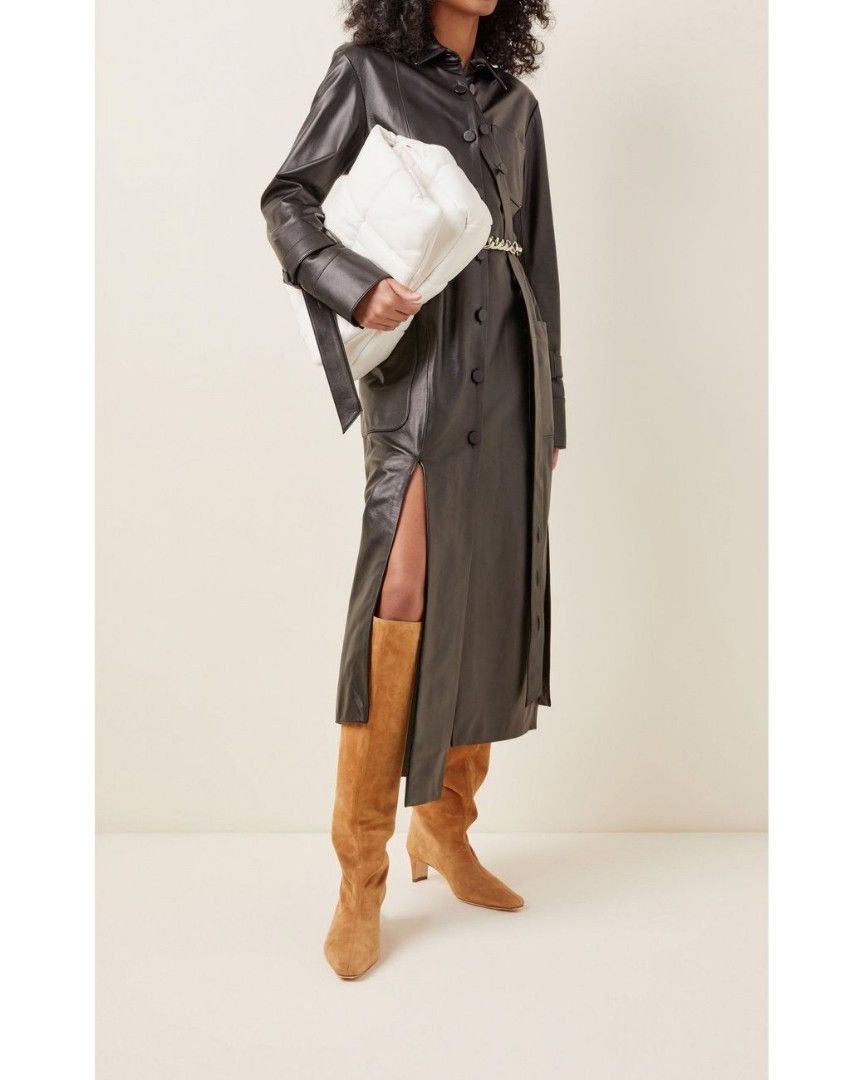 Stand shop studio clutch
