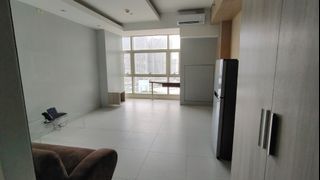 Studio Unit  on High End Greenfield EDSA Shaw Blvd -  Twin Oaks Place