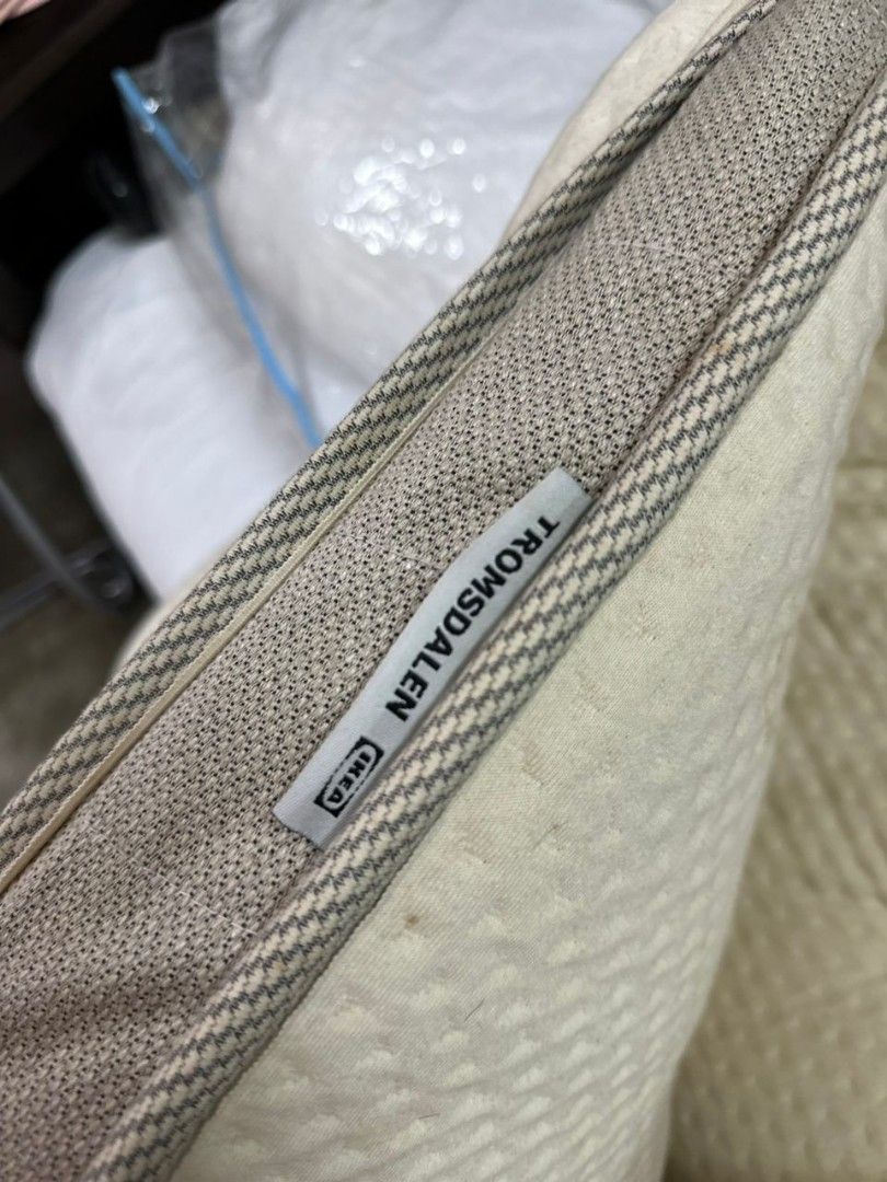 Topper king ikea, Furniture & Home Living, Bedding & Towels on Carousell