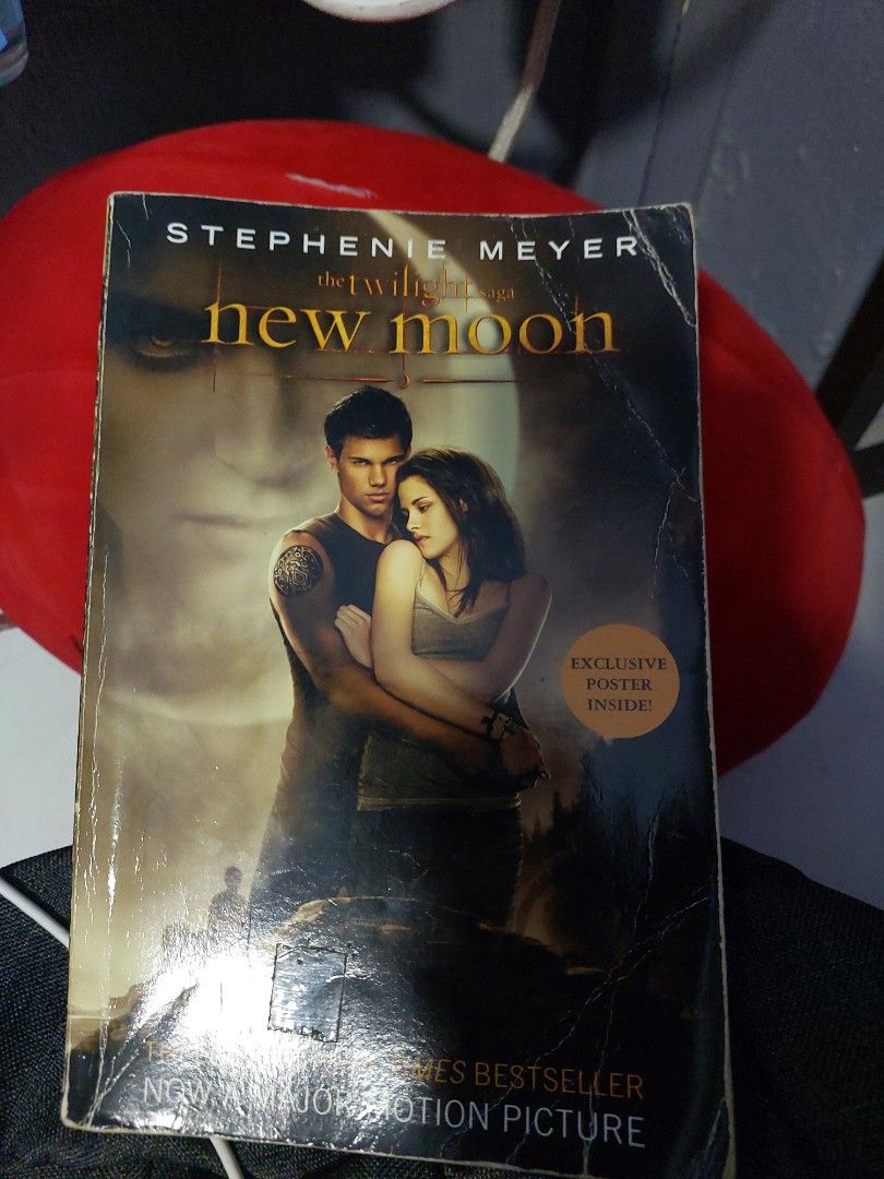 Twillight Saga New Moon Book, Hobbies & Toys, Books & Magazines