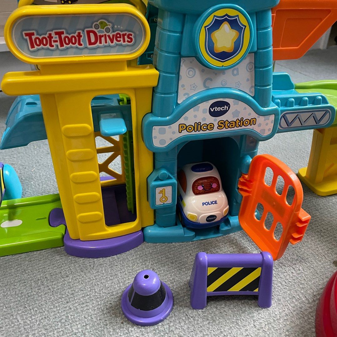 Vtech Police Station Toot toot Drivers Go Go Smart Wheels, Hobbies