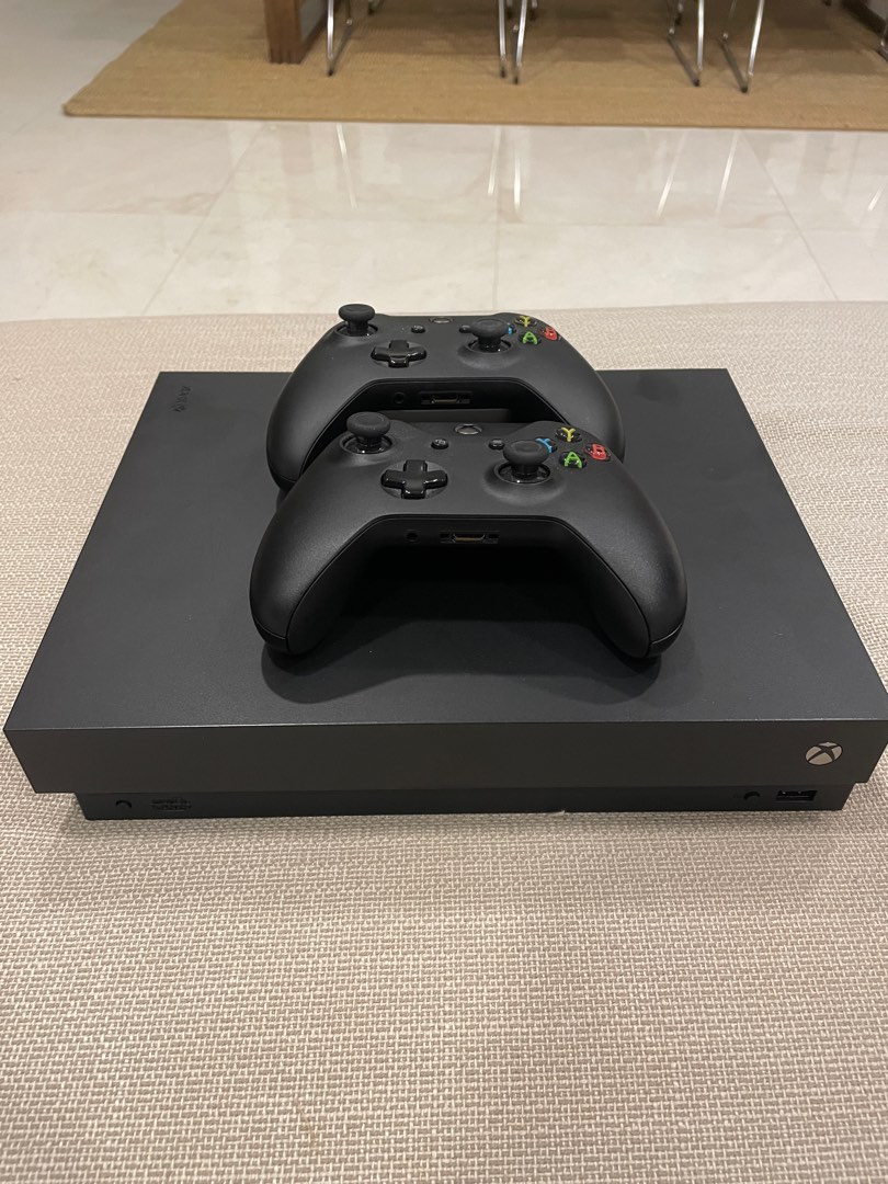Xbox one discount console two controllers
