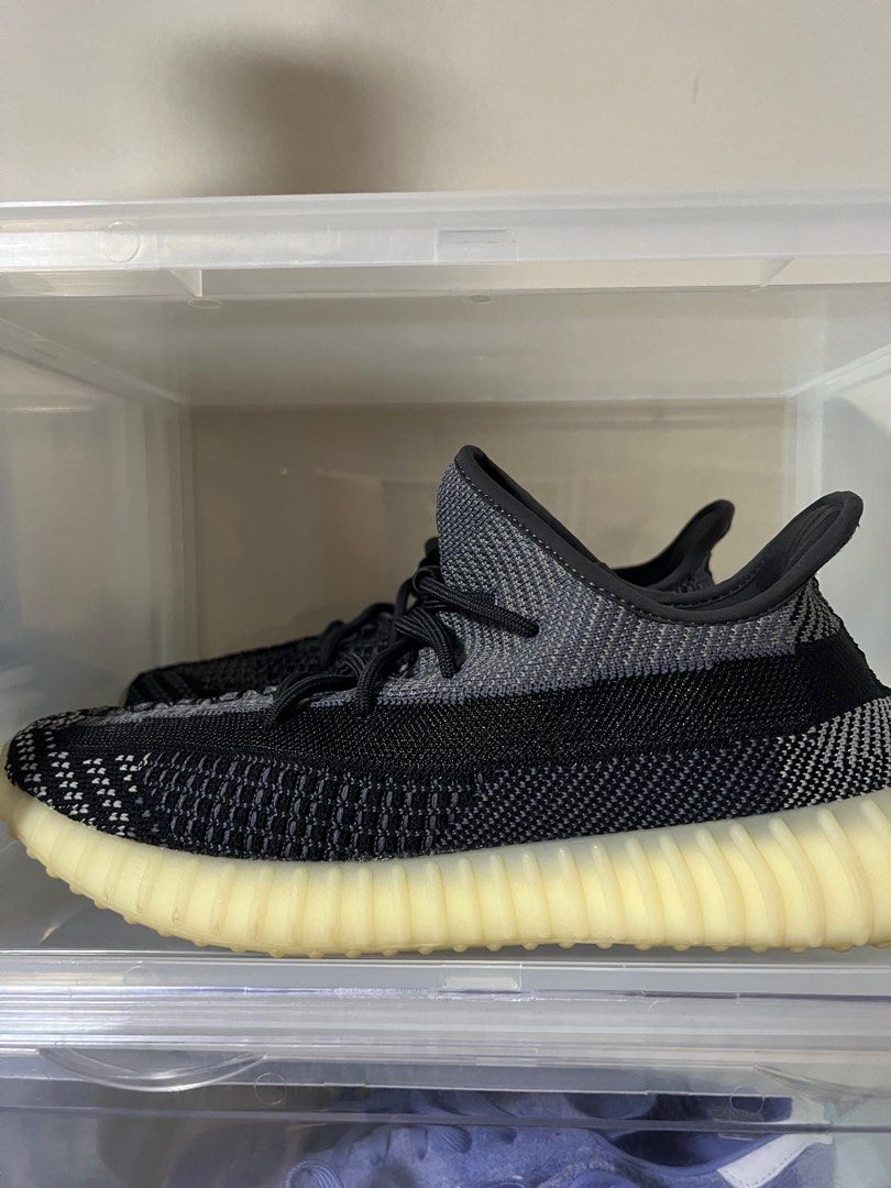 Yeezy 350v2 Carbon, Men's Fashion, Footwear, Sneakers on Carousell