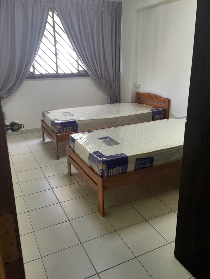 (Category: ) located in . Submitted by rcu_de (Listing ID 1199777946, Image 1). Description: .