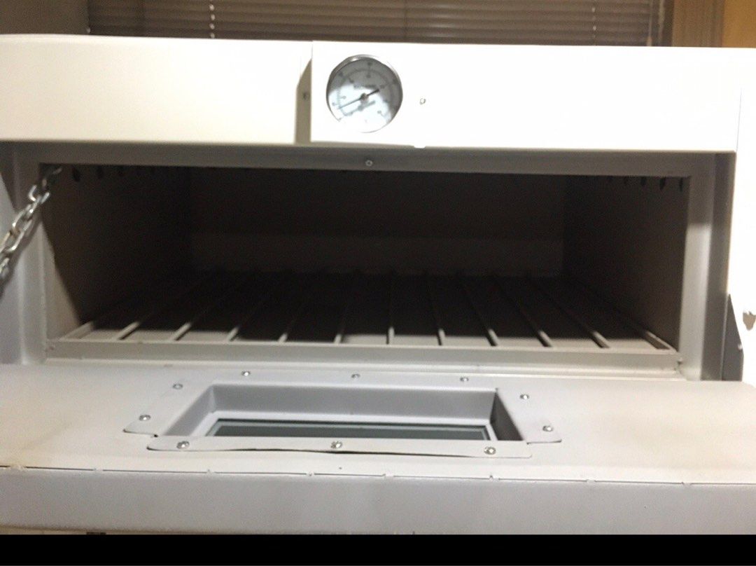 3 Deck Usabal Gas Oven (Category: Ovens & Toasters) located in Makati City. Submitted by elizuhh (Listing ID 1199687303, Image 3). Description: Details: 3 deck with glass window 6 trays capacity Oven thermostat Oven dimension: 148cm (height) x 90 cm(length) x 66cm (width) P32,000.