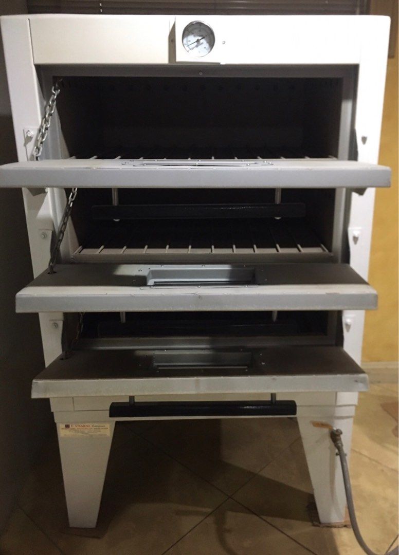 3 Deck Usabal Gas Oven (Category: Ovens & Toasters) located in Makati City. Submitted by elizuhh (Listing ID 1199687303, Image 2). Description: Details: 3 deck with glass window 6 trays capacity Oven thermostat Oven dimension: 148cm (height) x 90 cm(length) x 66cm (width) P32,000.