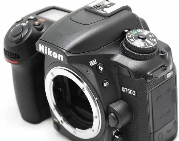 如新超美品4527拍，配件齊全】Nikon尼康D7500, 攝影器材, 相機- Carousell